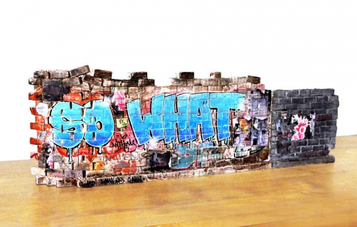 So What (recto), 20 x 63,5 x 9 cm. Un titre de propriété de mur est remis à l’acquéreur. Exemplaire unique.