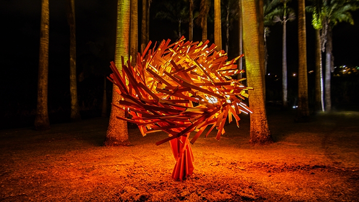 Miguel Chevalier, Silène luminaris sive Muflier de Borges, inox, à la Fondation Clément (Martinique) Miguel Chevalier, Silène luminaris sive Muflier de Borges, inox, à la Fondation Clément (Martinique)
