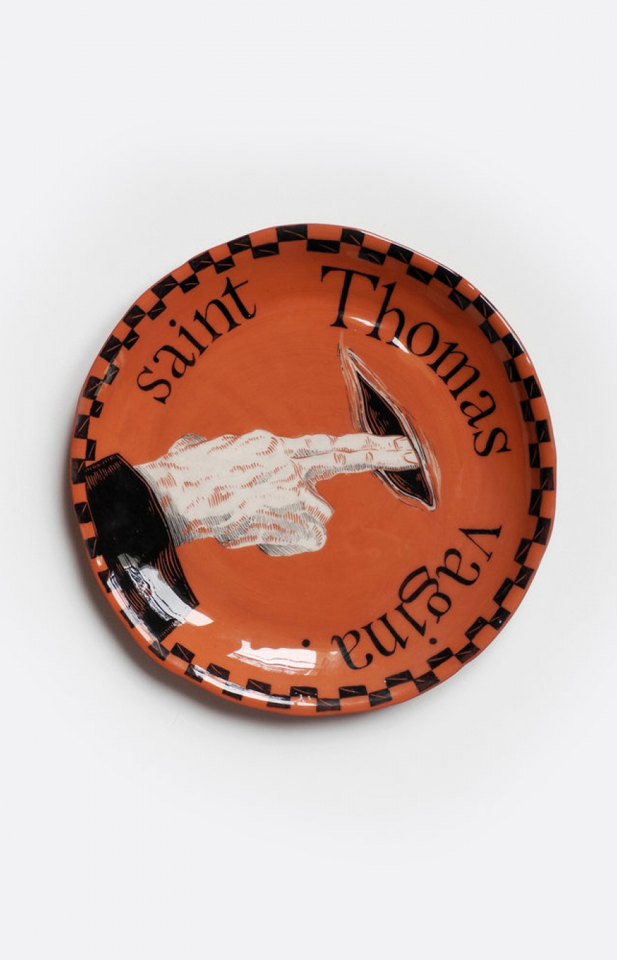 <b>Clément Bataille</b>, <em>Saint Thomas Vagina</em>, Assiette en terre lisse rouge émaillée., 2018 /24x24x3cm